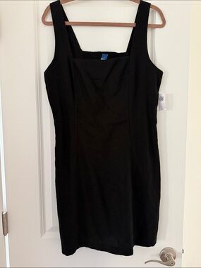 Classic Black Square-Neck Dress - Brand: